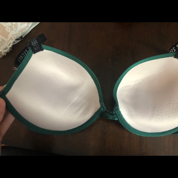 Bundle of Victoria secret bras - Picture 8 of 8